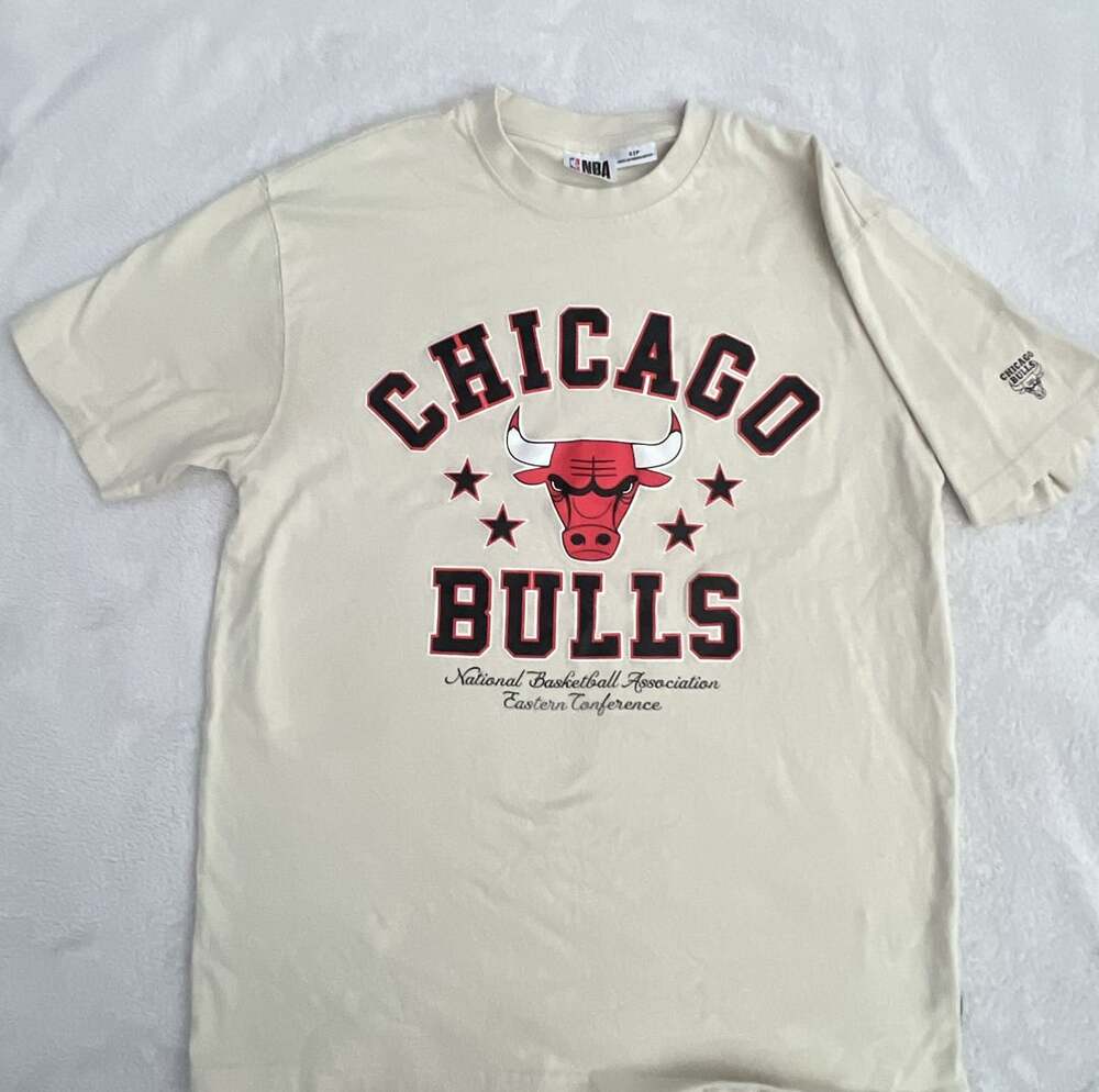 NBA Chicago Bulls Off-White Graphic T-Shirt Size S